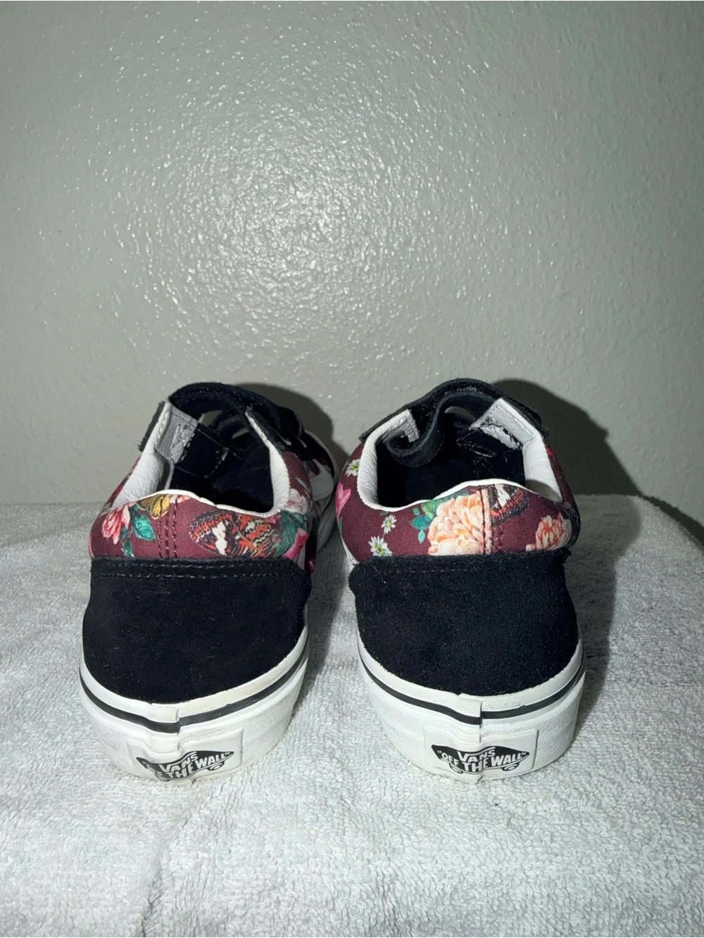 Vans Kids Floral Velcro Sneakers - Black & Burgundy Floral